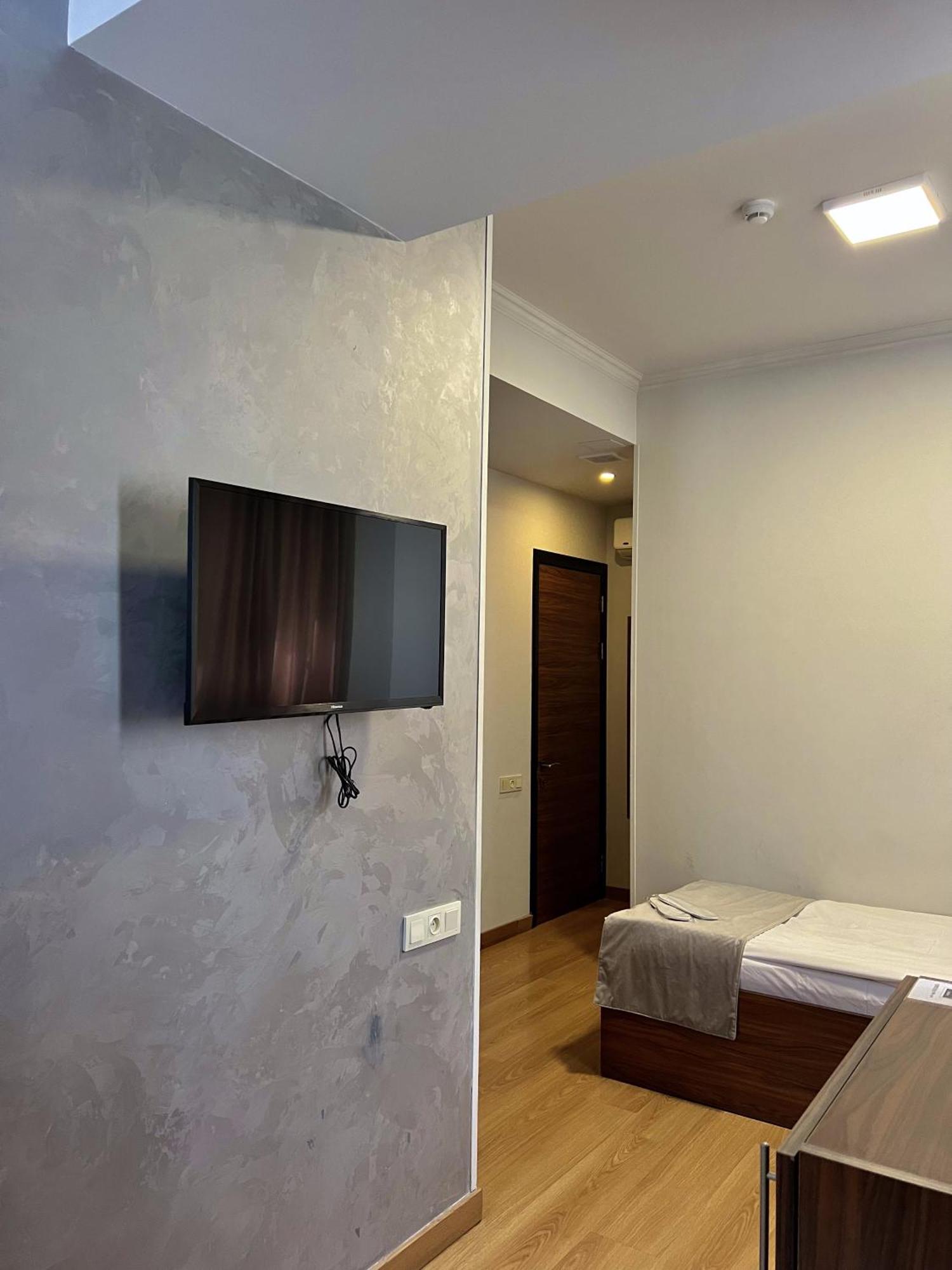 Mashtots Hotel Γιερεβάν Εξωτερικό φωτογραφία