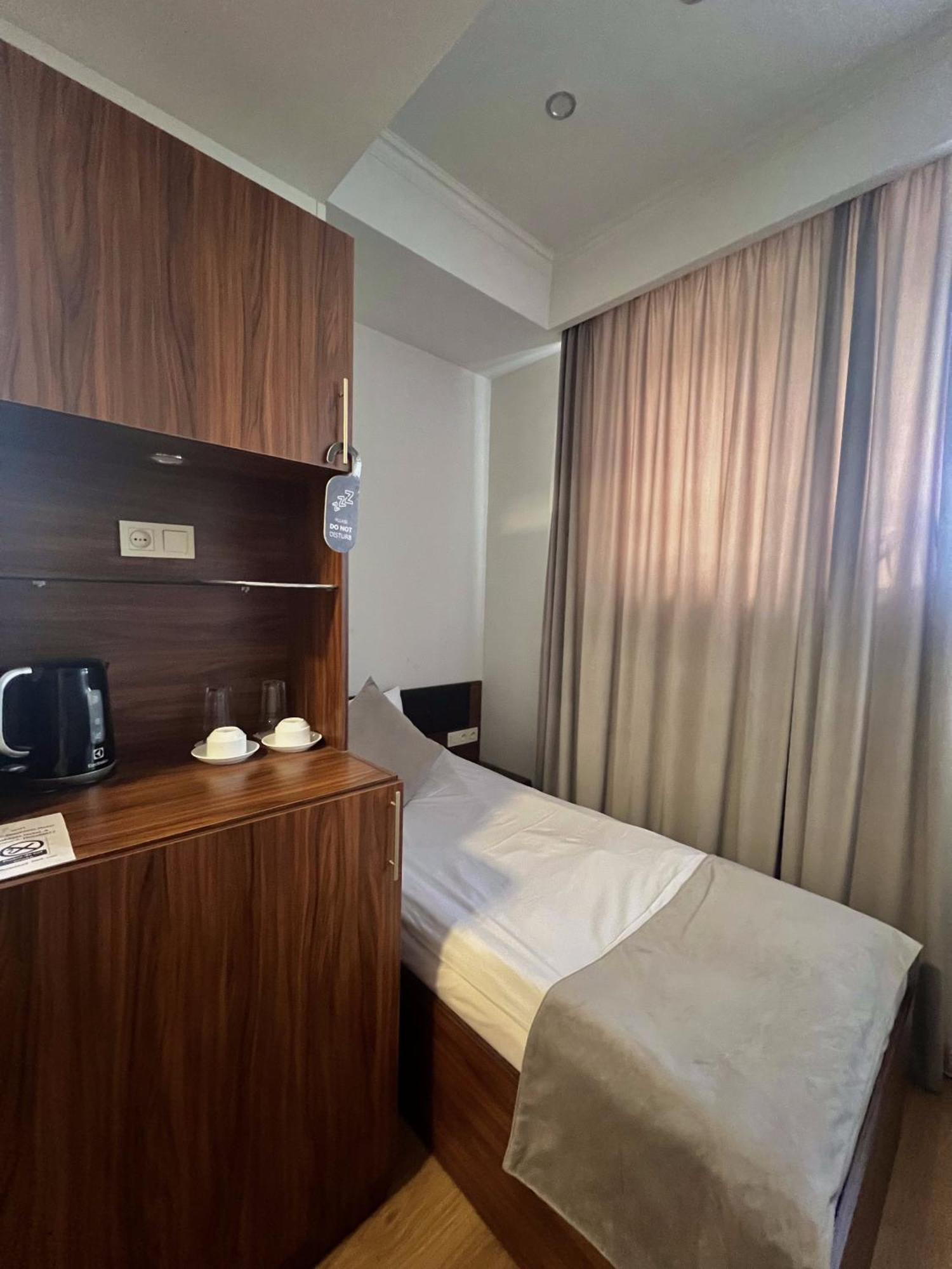 Mashtots Hotel Γιερεβάν Εξωτερικό φωτογραφία