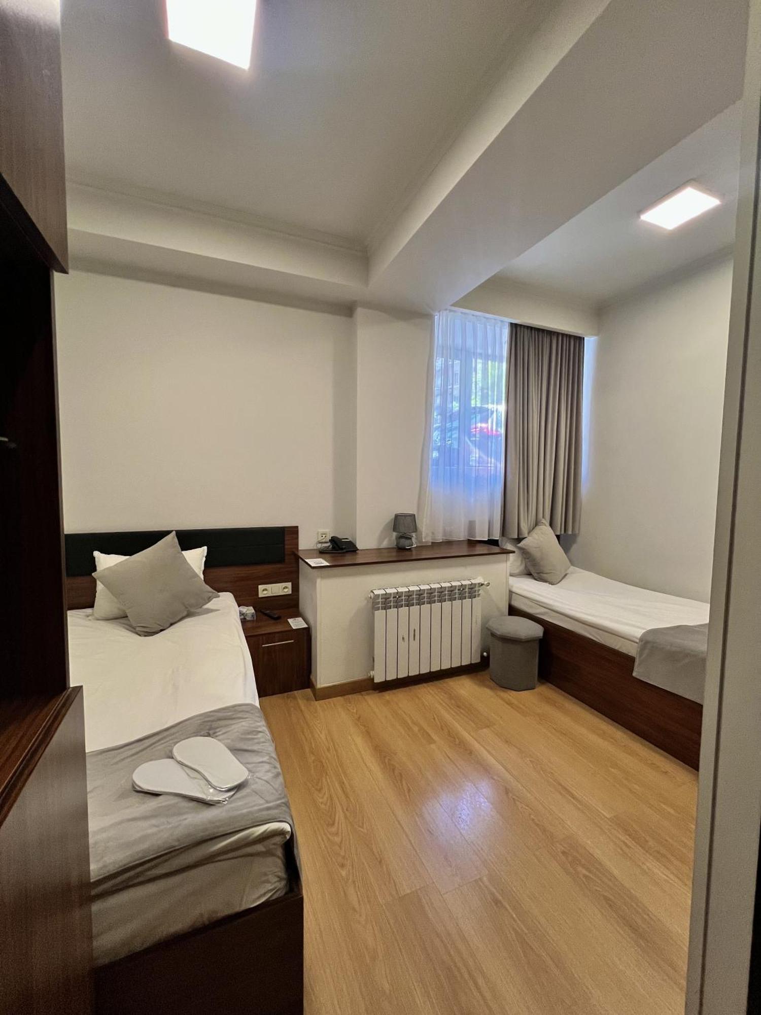 Mashtots Hotel Γιερεβάν Εξωτερικό φωτογραφία