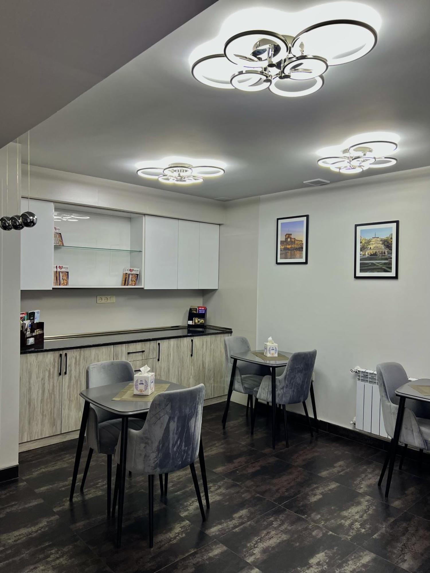 Mashtots Hotel Γιερεβάν Εξωτερικό φωτογραφία