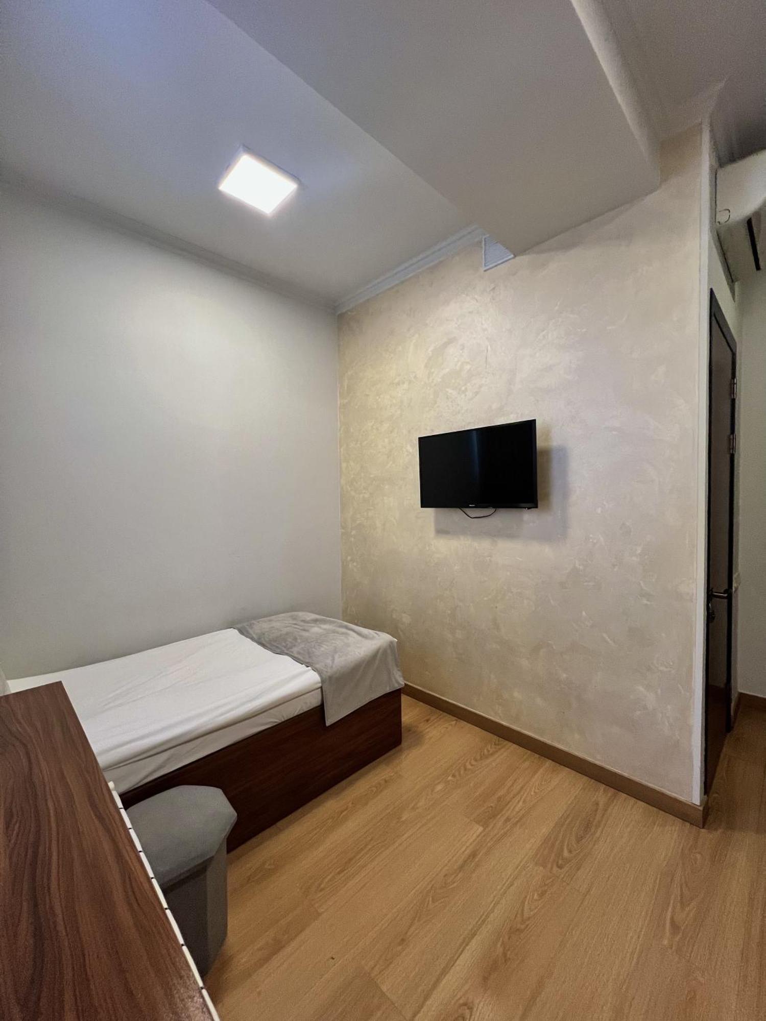 Mashtots Hotel Γιερεβάν Εξωτερικό φωτογραφία