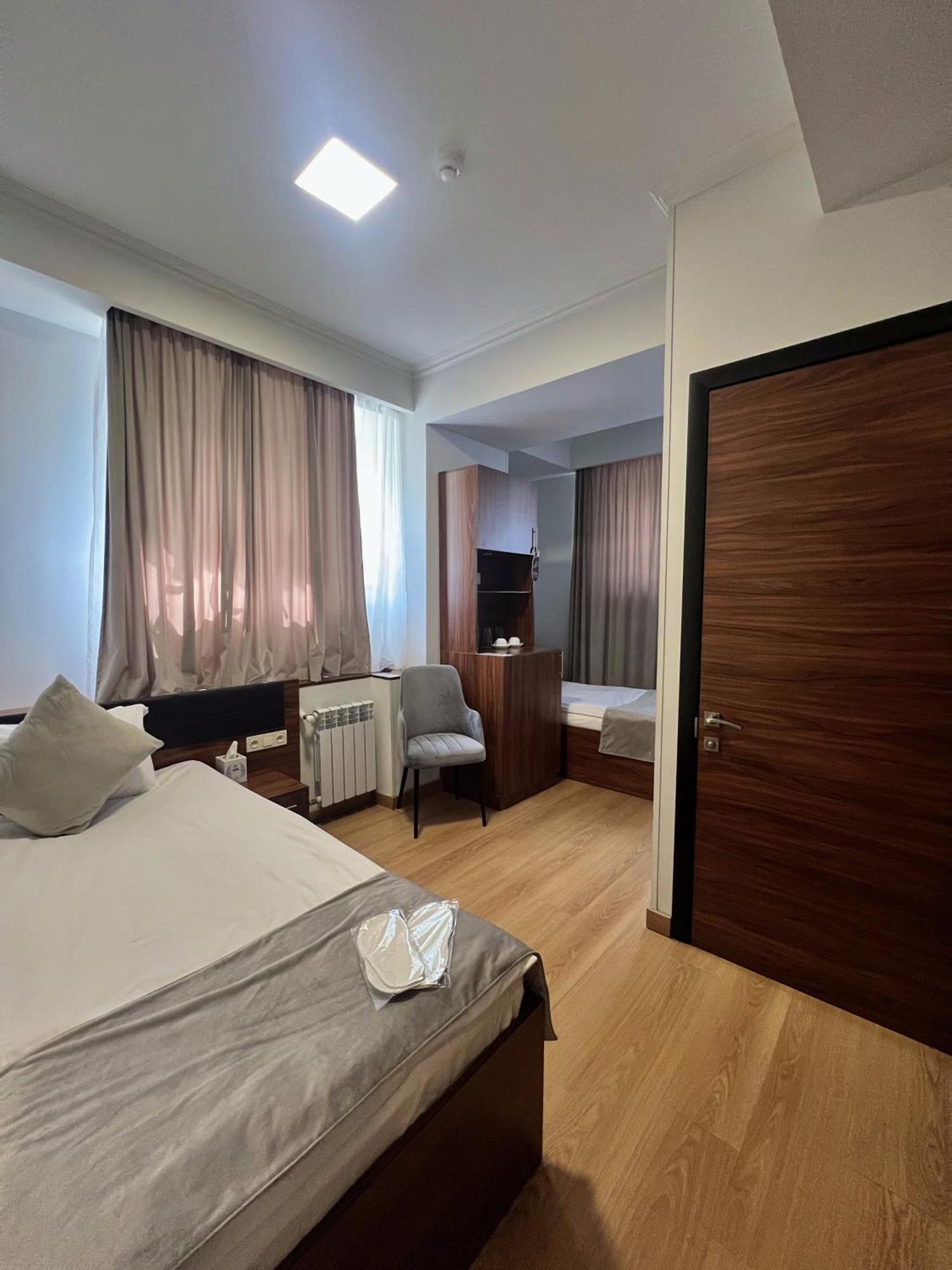 Mashtots Hotel Γιερεβάν Εξωτερικό φωτογραφία