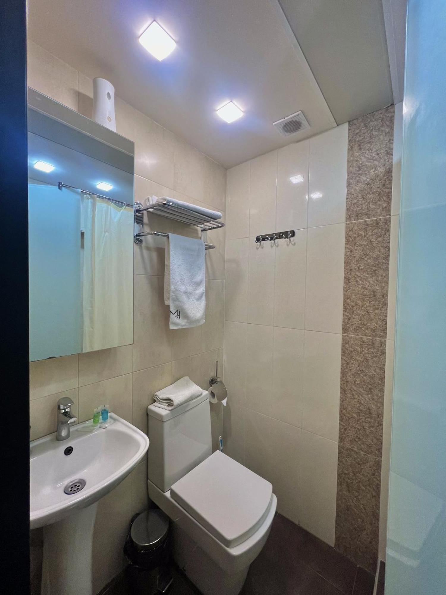 Mashtots Hotel Γιερεβάν Εξωτερικό φωτογραφία