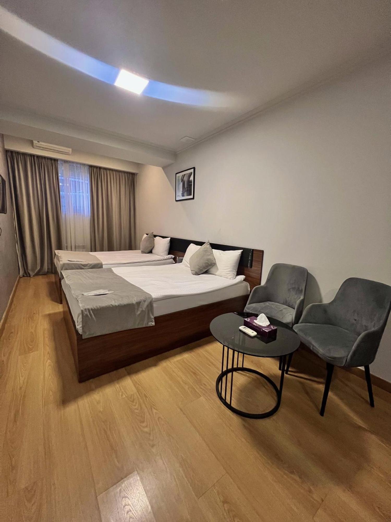 Mashtots Hotel Γιερεβάν Εξωτερικό φωτογραφία