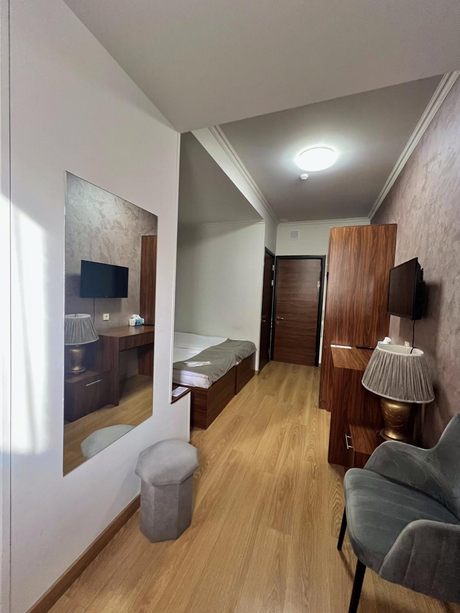 Mashtots Hotel Γιερεβάν Εξωτερικό φωτογραφία